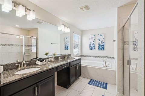 House in Davenport, Florida 6 bedrooms, 305.74 sq.m. № 2212487 - photo 16