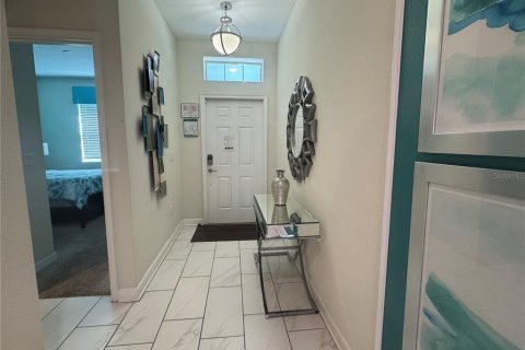House in Davenport, Florida 6 bedrooms, 305.74 sq.m. № 2212487 - photo 3
