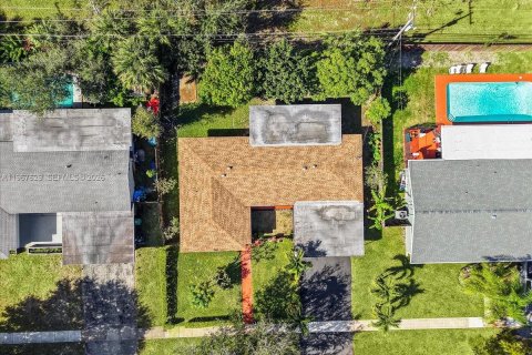 Casa en venta en Fort Lauderdale, Florida, 3 dormitorios, 165.18 m2 № 2029513 - foto 21
