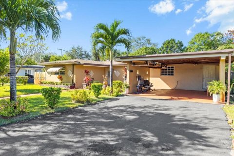Casa en venta en Fort Lauderdale, Florida, 3 dormitorios, 165.18 m2 № 2029513 - foto 2