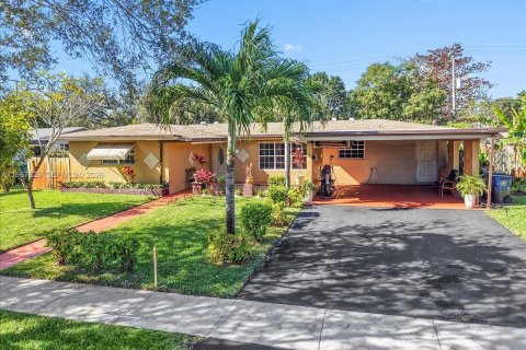Casa en venta en Fort Lauderdale, Florida, 3 dormitorios, 165.18 m2 № 2029513 - foto 3