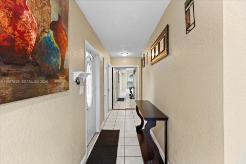 Casa en venta en Fort Lauderdale, Florida, 3 dormitorios, 165.18 m2 № 2029513 - foto 10
