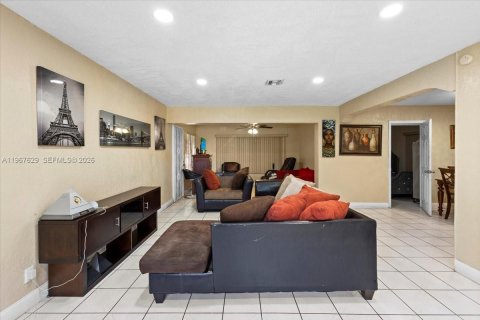 Casa en venta en Fort Lauderdale, Florida, 3 dormitorios, 165.18 m2 № 2029513 - foto 6