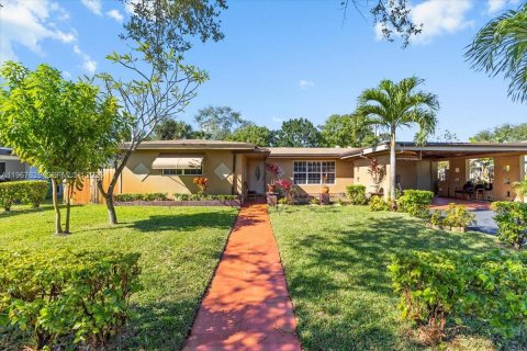 Casa en Fort Lauderdale, Florida 3 dormitorios, 165.18 m2 № 2029513