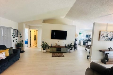 Villa ou maison à louer à Kissimmee, Floride: 3 chambres, 109.25 m2 № 2094891 - photo 4