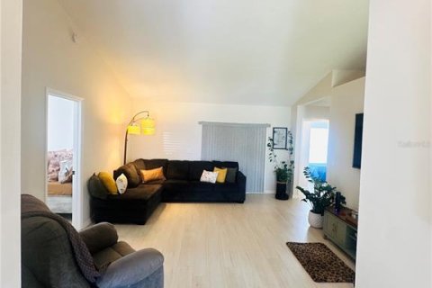 Villa ou maison à louer à Kissimmee, Floride: 3 chambres, 109.25 m2 № 2094891 - photo 6