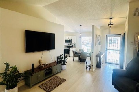 Villa ou maison à louer à Kissimmee, Floride: 3 chambres, 109.25 m2 № 2094891 - photo 5