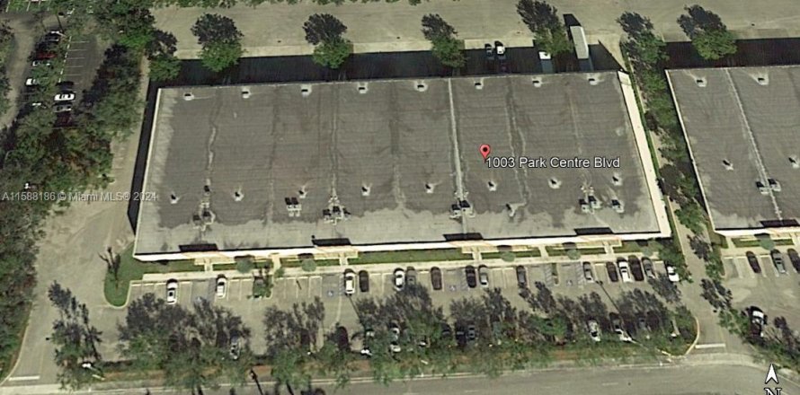 Immobilier commercial à Miami Gardens, Floride № 1207753