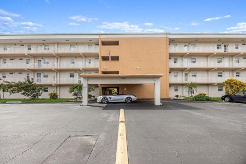 Condo in Boynton Beach, Florida, 2 bedrooms № 2146133 - photo 2