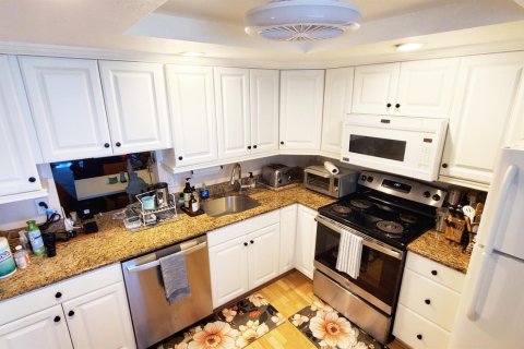 Condo in Boynton Beach, Florida, 2 bedrooms № 2146133 - photo 9