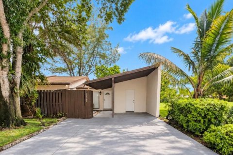House in Boca Raton, Florida 2 bedrooms, 107.02 sq.m. № 2372702