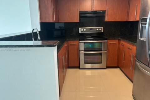 Condo in Miami, Florida, 1 bedroom  № 1931770 - photo 5