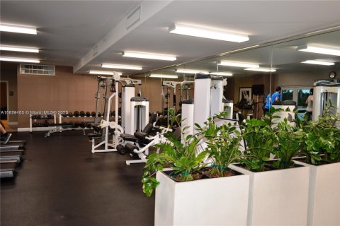 Condo in Miami, Florida, 1 bedroom  № 1931770 - photo 16