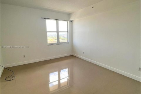 Condo in Miami, Florida, 1 bedroom  № 1931770 - photo 11