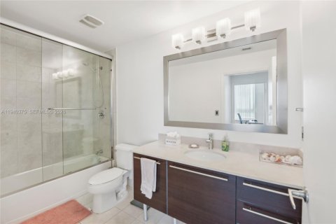 Купить кондоминиум в Майами, Флорида 2 спальни, 109.62м2, № 1998203 - фото 18