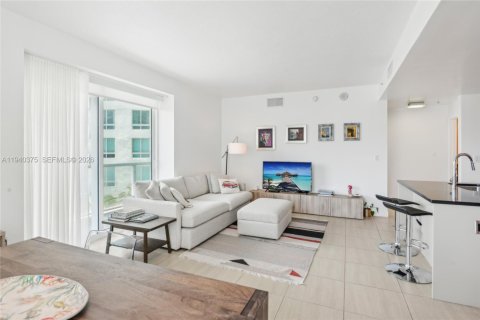 Купить кондоминиум в Майами, Флорида 2 спальни, 109.62м2, № 1998203 - фото 2