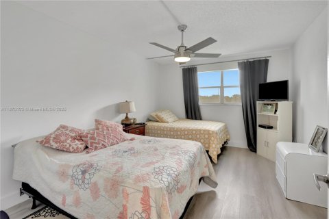 Condo in Sunrise, Florida, 1 bedroom  № 1923178 - photo 8