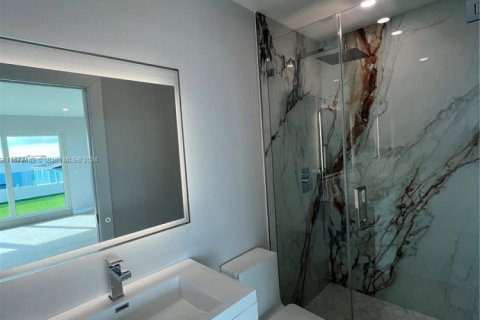 House in Key Largo, Florida 4 bedrooms № 1703230 - photo 3