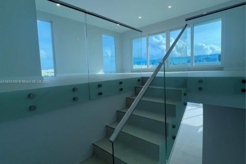 House in Key Largo, Florida 4 bedrooms № 1703230 - photo 6