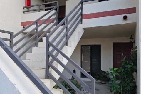 Купить кондоминиум в Майами, Флорида 2 спальни, 90.86м2, № 1986817 - фото 29