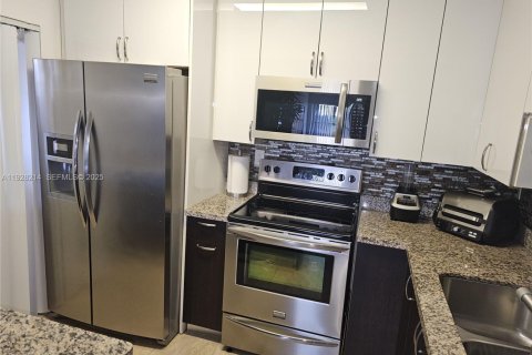 Купить кондоминиум в Майами, Флорида 2 спальни, 90.86м2, № 1986817 - фото 9