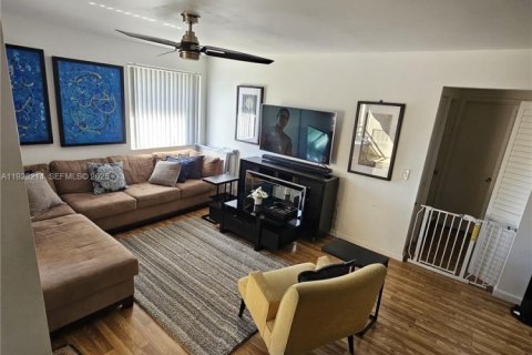 Купить кондоминиум в Майами, Флорида 2 спальни, 90.86м2, № 1986817 - фото 25