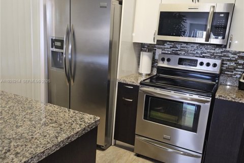 Купить кондоминиум в Майами, Флорида 2 спальни, 90.86м2, № 1986817 - фото 22