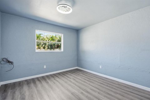 Villa ou maison à louer à Saint Petersburg, Floride: 3 chambres, 111.67 m2 № 2425739 - photo 14