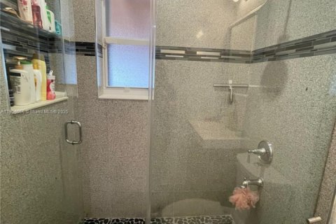 Casa en venta en Miami, Florida, 2 dormitorios, 82.87 m2 № 2053498 - foto 20