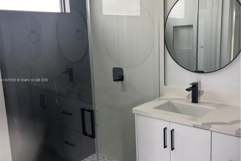 Casa en venta en Cape Coral, Florida, 3 dormitorios № 1979445 - foto 5