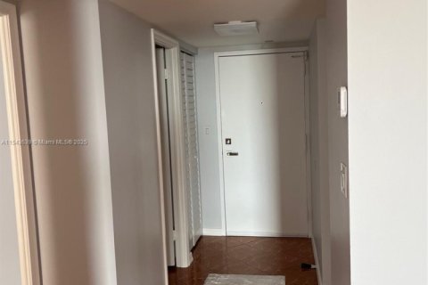 Condo in Aventura, Florida, 1 bedroom № 2035253 - photo 3