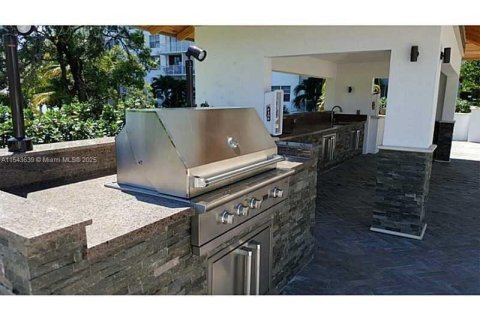 Condo in Aventura, Florida, 1 bedroom № 2035253 - photo 24