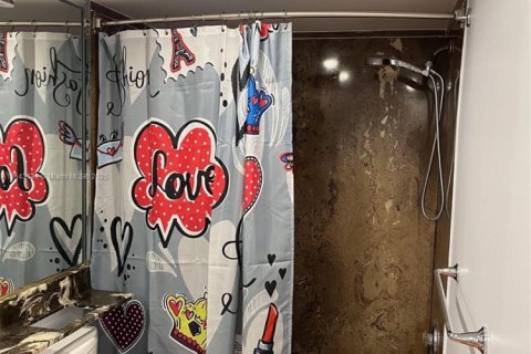 Condo in Aventura, Florida, 1 bedroom № 2035253 - photo 16