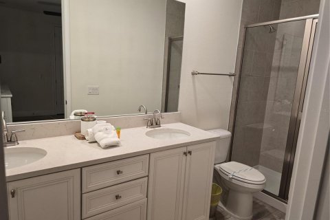 Adosado en venta en Kissimmee, Florida, 2 dormitorios, 128.21 m2 № 2218638 - foto 15