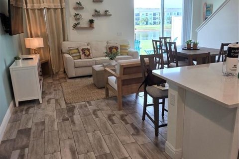 Adosado en venta en Kissimmee, Florida, 2 dormitorios, 128.21 m2 № 2218638 - foto 3