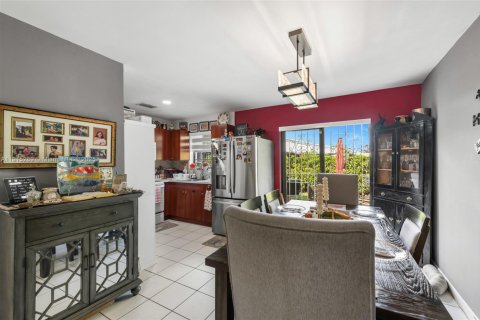 Купить коммерческую недвижимость в Майами, Флорида 252.69м2, № 1971551 - фото 10