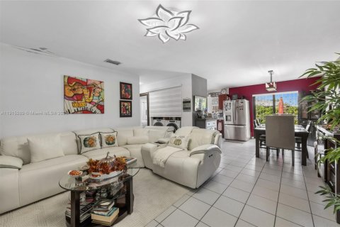 Купить коммерческую недвижимость в Майами, Флорида 252.69м2, № 1971551 - фото 8