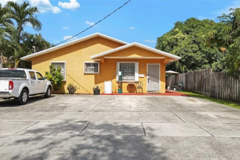 Купить коммерческую недвижимость в Майами, Флорида 252.69м2, № 1971551 - фото 20