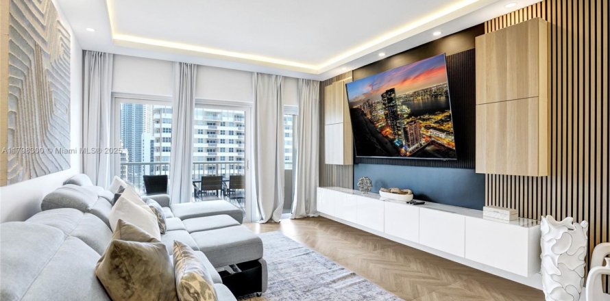 Condo in Hallandale Beach, Florida, 2 bedrooms  № 1959191