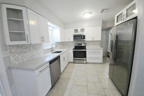 Villa ou maison à louer à Bradenton, Floride: 3 chambres, 106.28 m2 № 2385867 - photo 14