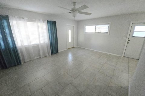 Villa ou maison à louer à Bradenton, Floride: 3 chambres, 106.28 m2 № 2385867 - photo 6
