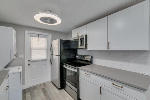 Снять в аренду кондоминиум в Ларго, Флорида 2 спальни, 60.39м2, № 2305060 - фото 6