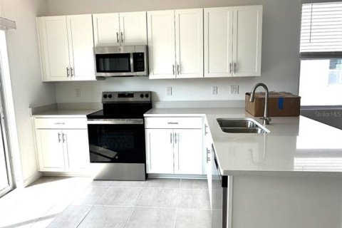 Снять в аренду таунхаус в Сарасота, Флорида 4 комнаты, 111.48м2, № 1831405 - фото 5