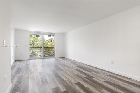 Condo in North Lauderdale, Florida, 1 bedroom  № 1713346 - photo 3