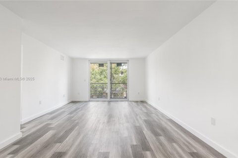 Condo in North Lauderdale, Florida, 1 bedroom  № 1713346 - photo 2