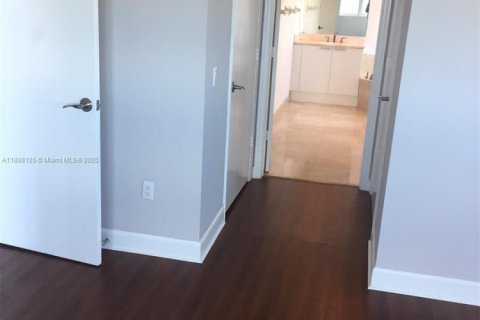 Copropriété à louer à North Miami, Floride: 2 chambres, 163.79 m2 № 1942076 - photo 19