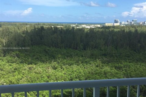 Copropriété à louer à North Miami, Floride: 2 chambres, 163.79 m2 № 1942076 - photo 3