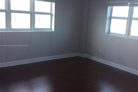 Copropriété à louer à North Miami, Floride: 2 chambres, 163.79 m2 № 1942076 - photo 16