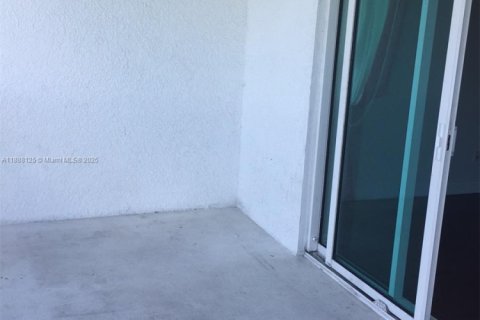 Copropriété à louer à North Miami, Floride: 2 chambres, 163.79 m2 № 1942076 - photo 4