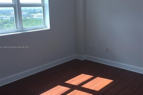 Copropriété à louer à North Miami, Floride: 2 chambres, 163.79 m2 № 1942076 - photo 15